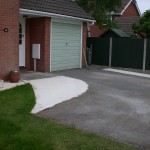 resin bonded paving for this Nottinghamshire tarmac driveway by Drive-Cote Ltd